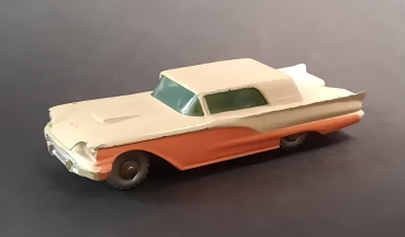 Matchbox Lesney Ford Thunderbird 1958 DieCast Model (1251)